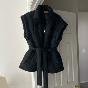 Crescent women’s xs/s black jacket vest with tie